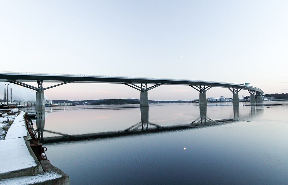 The Sundsvall Bridge at dusk